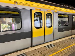 1등석 객차의 외부는 노란색으로 칠해져 있다.