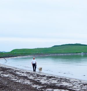 덴마크 법에 따라 모든 해안선에 대한 공공 접근이 가능하다. 여기는 듀르슬란 남부 베그트루프 비그이다.