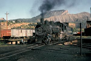 1965년 듀랭고 회전판 위의 D&RGW 증기 기관차
