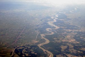 세르비아(왼쪽)와 보스니아 헤르체고비나(오른쪽) 사이의 경계인 드리나강