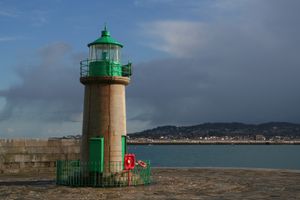 던 리어 항구 등대