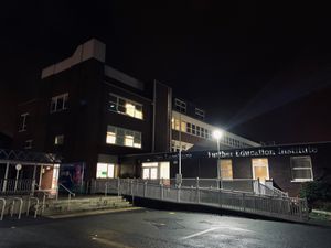 던 레러 지역에 1890년대부터 교육을 제공해 온 던 레러 직업 교육원 (DFEi)