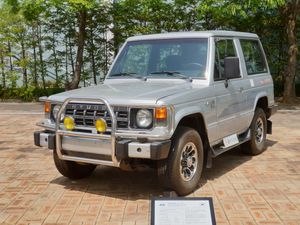 등화관제등이 설치된 SUV(현대 갤로퍼)