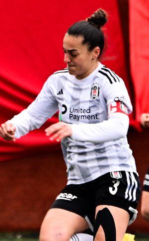 2023-24 시즌 베식타스 JK의 디뎀 카라겐치