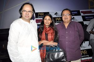 파루크 셰이크, 디프티 나발, 라케시 베디가 차쉬메 바두르(2013) 특별 상영회에 참석