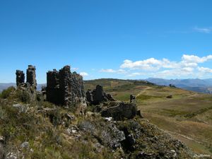 우아마추코의 마르카우아마추코 유적지(라스 몬하스 구역), 라리베르타드 주 시에라 지역