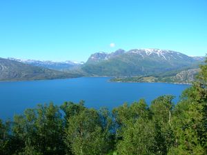 서부의 뉘르쇼나 피오르