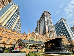 더 런더너 마카오 외관