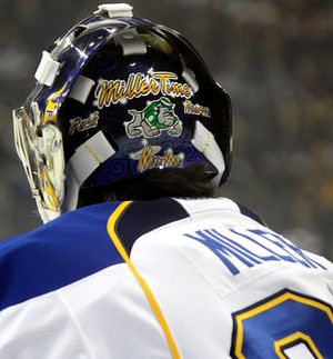 "Matt Man"이라는 문구가 새겨진 밀러의 헬멧