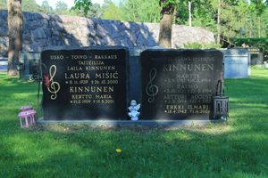 말미 묘지에 있는 라일라 킨누넨의 가족 묘지