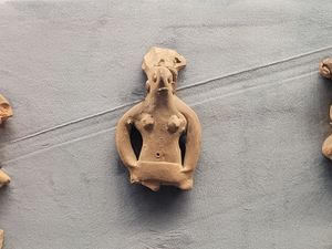 인더스 문명 소장품 - 테라코타 여성 조각상