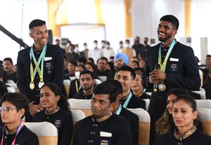 최근 수상자 (2023): 치라그 셰티 (왼쪽) & 사트윅사이라지 랭키레디 (오른쪽).