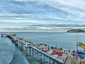 마린 드라이브에서 본 란디드노 부두