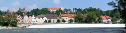 레흐강 건너편에서 본 구시가지