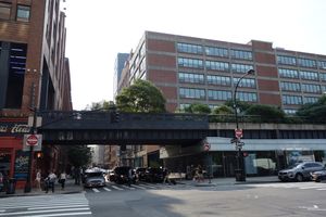 15번가와 10번가에서 바라본 하이 라인의 거리 모습, 첼시, 맨해튼.