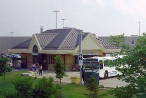 2001년에 건설되어 2022년에 철거된 첫 번째 역