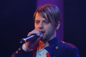 Davor Ebner}}), 레기나의 리드 보컬이 밴드와 함께 유로비전 송 콘테스트 2009에서 공연하고 있다.