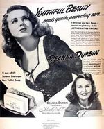 럭스 광고는 소비자의 시선에서 아름다움을 조명했다.