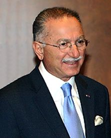 2009년의 이흐사노글루.