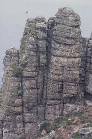 절리가 있는 런디 화강암