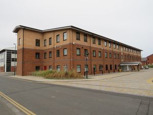 레드카 도서관 및 시청 사무소