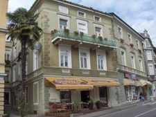 레오 스턴바크가 유년 시절을 보낸 크로아티아 오파티야의 빌라 아드리아틱