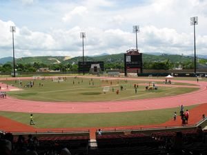 에스타디오 파키토 몬타네르}}, 레오네스 데 폰세의 홈 구장