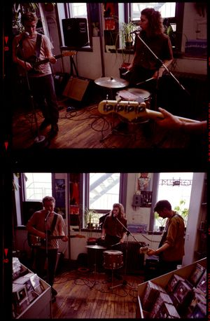 덜루스의 Electric Fetus에서 공연 중인 Low