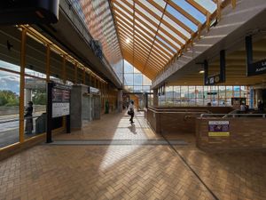 주요 역의 채광 구조와 버스 플랫폼