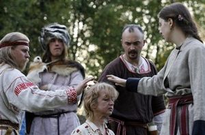 모스크바에서 로드노베리로 입문하는 여성.