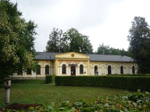 사교관, 이전 온천 건물