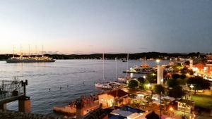 일몰의 로빈 항구