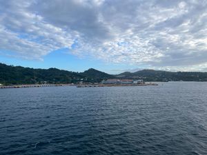 크루즈선에서 본 로아탄