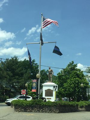 라마포의 워싱턴 애비뉴 군인 기념비