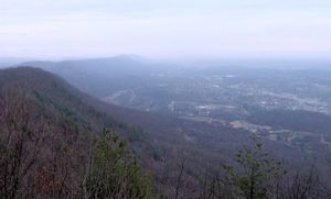오른쪽에 로언 군 하부 지역이 있는 월든 리지