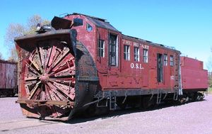 오리건 쇼트 라인의 로터리 제설차, 위스콘신주 노스 프리덤의 미드 컨티넨트 철도 박물관에 전시되어 있다.