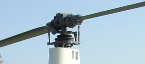  로빈슨 R22의 반강성형 로터 헤드