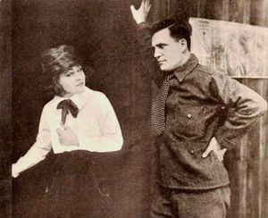 에델 클레이튼과 펠로우스, 1918년 영화 The Man Hunt에서.