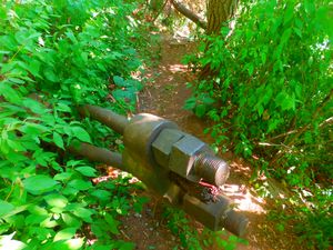 과거 현수교 케이블 지지대. 2016년 7월 루이스턴