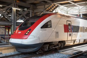 셰브럴레이의 이름을 딴 스위스 연방 철도(SBB) RABDe 500 ICN 열차.