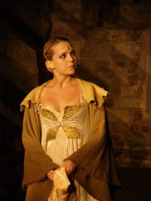 2007년 프라하 여름 셰익스피어 축제 무대 위의 본드라치코바