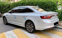 르노 더 뉴 SM6 후측면