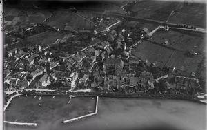 m}} 상공에서 촬영한 항공 사진