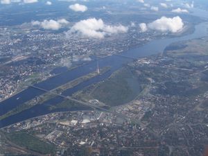 자쿠살라와 다우가바 강의 항공 사진