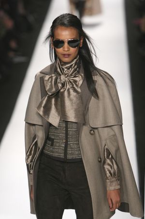 캐롤리나 헤레라 패션쇼 (2008)에서 케베데