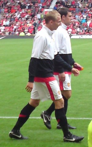 2009년 8월 16일, 버밍엄 시티 FC와의 경기에서 대런 깁슨과 함께한 드 라에트(앞쪽)