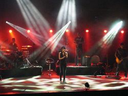 리타가 예루살렘에서 콘서트 중인 모습 (2009년)