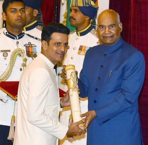 2019년 파드마 슈리를 수상하는 바즈빠이