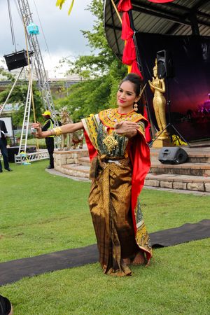 태국식 마니메칼라 춤.