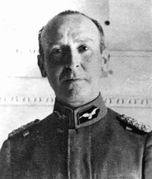 제복을 입은 마르마두케 그로베